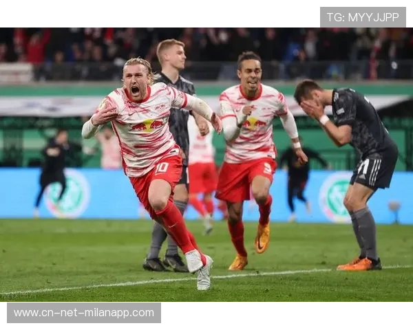 “德甲劲旅逆转战，胜利瞬间令人振奋”，德甲精彩进球